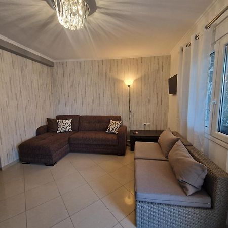 Iro Apartments Néa Péramos المظهر الخارجي الصورة